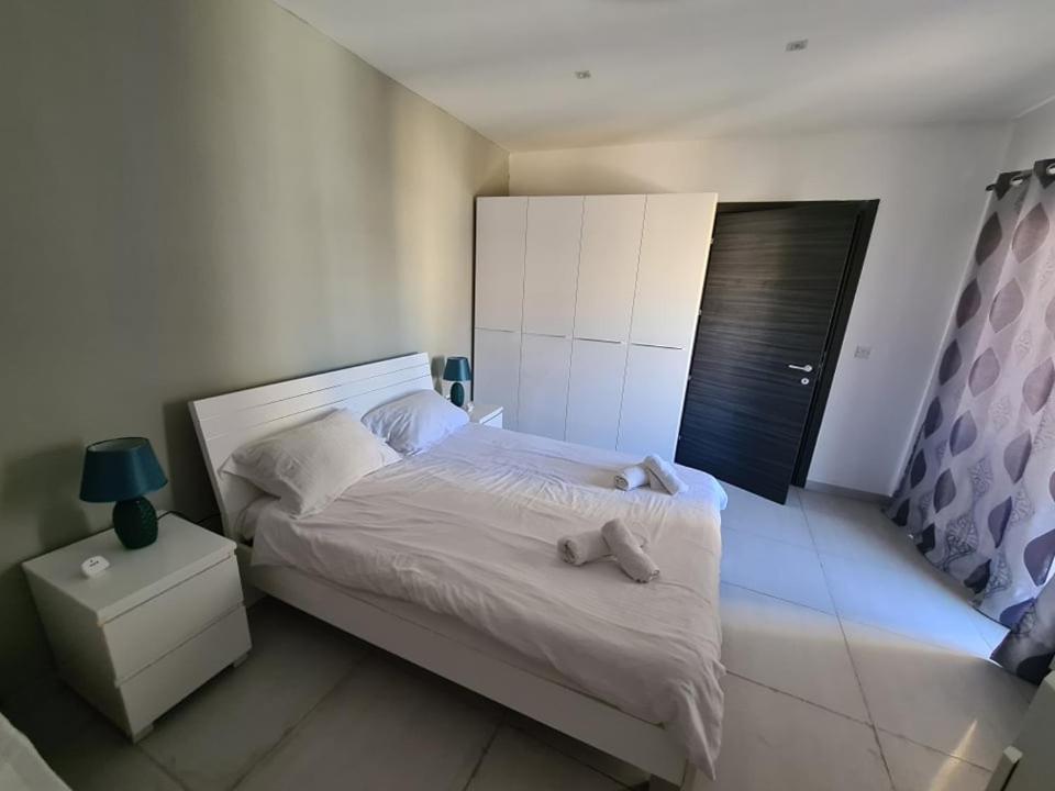 St Julians Central 2 Bedroom Apartment Saint Julian's 외부 사진