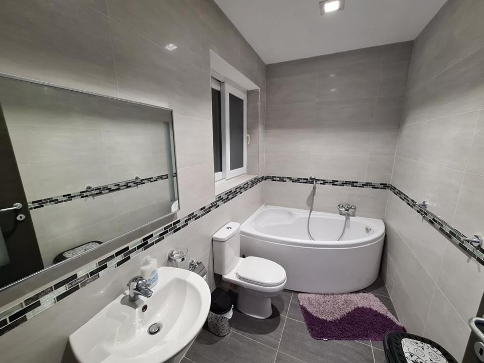 St Julians Central 2 Bedroom Apartment Saint Julian's 외부 사진