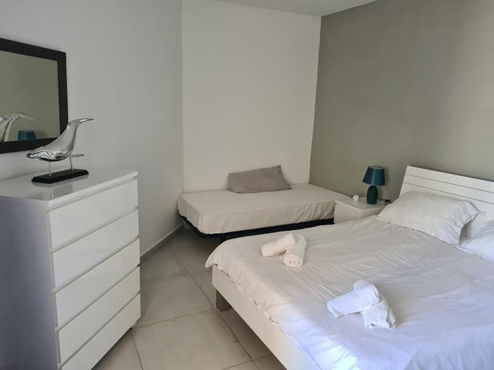 St Julians Central 2 Bedroom Apartment Saint Julian's 외부 사진